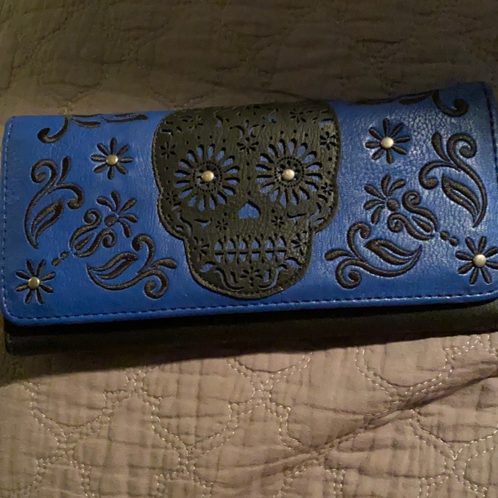 Loungefly blue skull wallet
